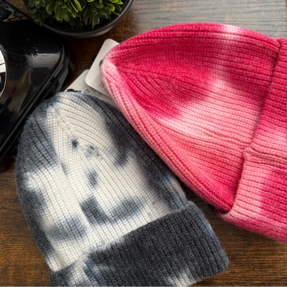 Vibrant Tie-Dye Beanie Duo in Pink and Gray